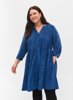 Zizzi Velvet dress with 3/4-length sleeves and buttons, Estate Blue, Model image number 0