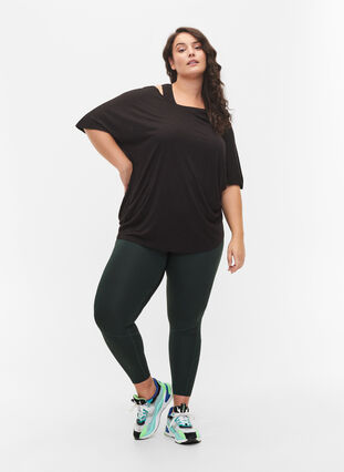 Zizzi Training t-shirt in viscose with round neckline, Black, Model image number 2