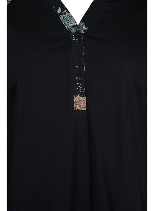 Zizzi cotton night dress with printed detail, Black Flower AOP, Packshot image number 2