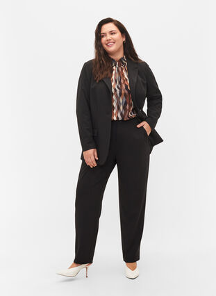 Zizzi Classic blazer with pockets, Black, Model image number 2