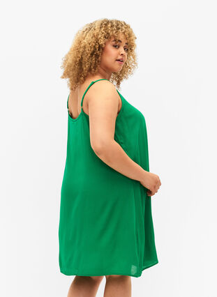 Zizzi Jednokolorowa sukienka z wiskozy na ramiaczkach, Jolly Green, Model image number 1
