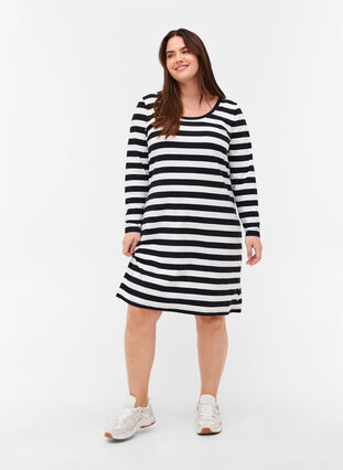 Zizzi Striped cotton dress with long sleeves , Black w. White, Model image number 3