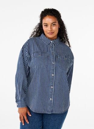 Zizzi Koszula dzinsowa w jednolitym kolorze z kieszeniami na piersiach, Blue Denim Stripe, Model image number 0