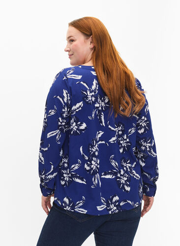 Zizzi Flash – bluzka z dlugim rekawem i nadrukiem, Navy Blazer Flower, Model image number 1