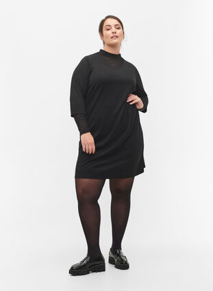 Zizzi Gladka sukienka z dekoltem w szpic i rekawami 3/4, Black, Model image number 2