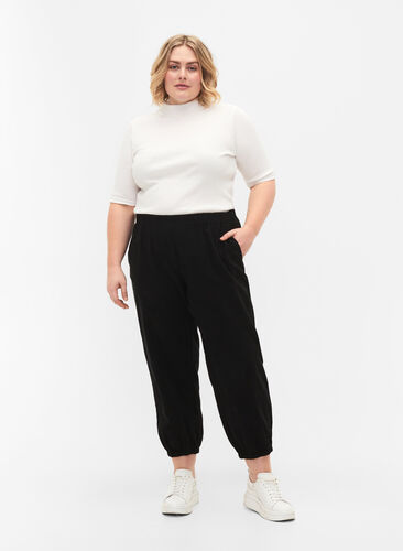 Zizzi Cropped trousers in cotton, Black, Model image number 0