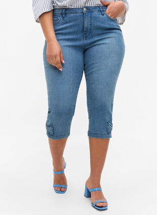 Zizzi Long cotton denim shorts, Blue denim, Model image number 2