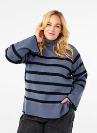 Dzianinowy sweter w paski z golfem, B.Sea w.BlackStripes, Model