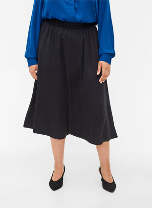 Zizzi 	 Loose-fitting midi skirt, Black, Model image number 2