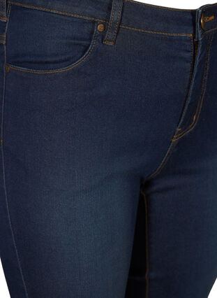 Zizzi Jeansy Emily capri o dopasowanym kroju, Blue denim, Packshot image number 2