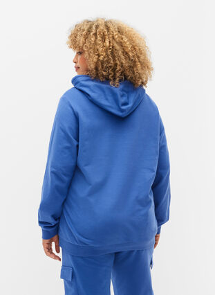 Zizzi Sweatshirt with text print and hood, Dazzling Blue, Model image number 1