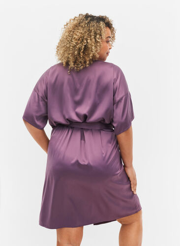 Zizzi Short-sleeved dressing gown, Vintage Violet, Model image number 1