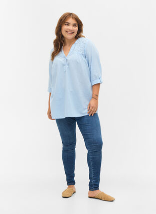 Zizzi Cotton blouse with lace details, Chambray Blue, Model image number 2